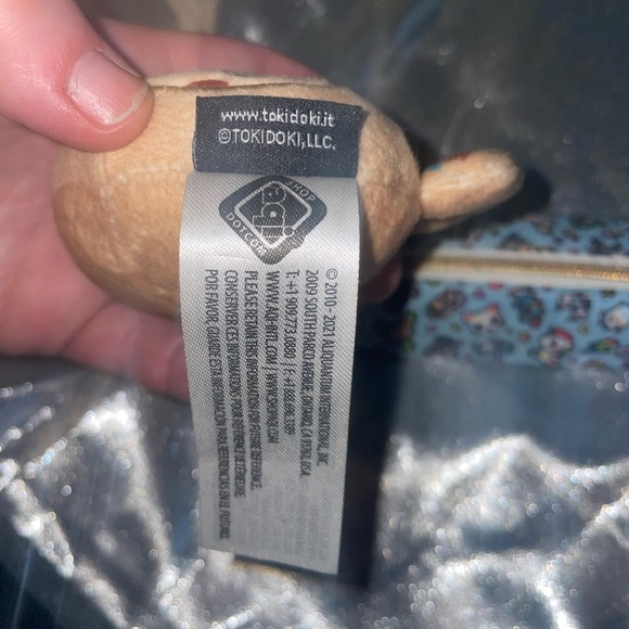 ❌SOLD❌NWOT Tokidoki Skinny Pencil Pouch & Plush Donutella Keyring - Picture 4 of 13